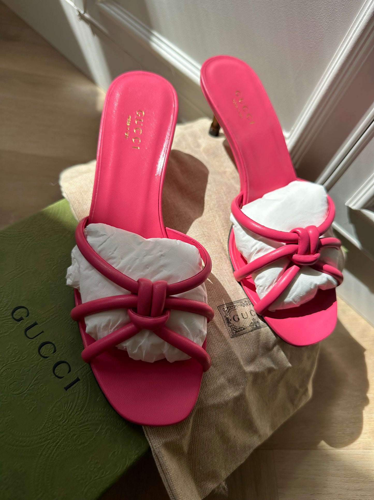 GUCCI Knotted Sandal with Bamboo Heel, size EU37