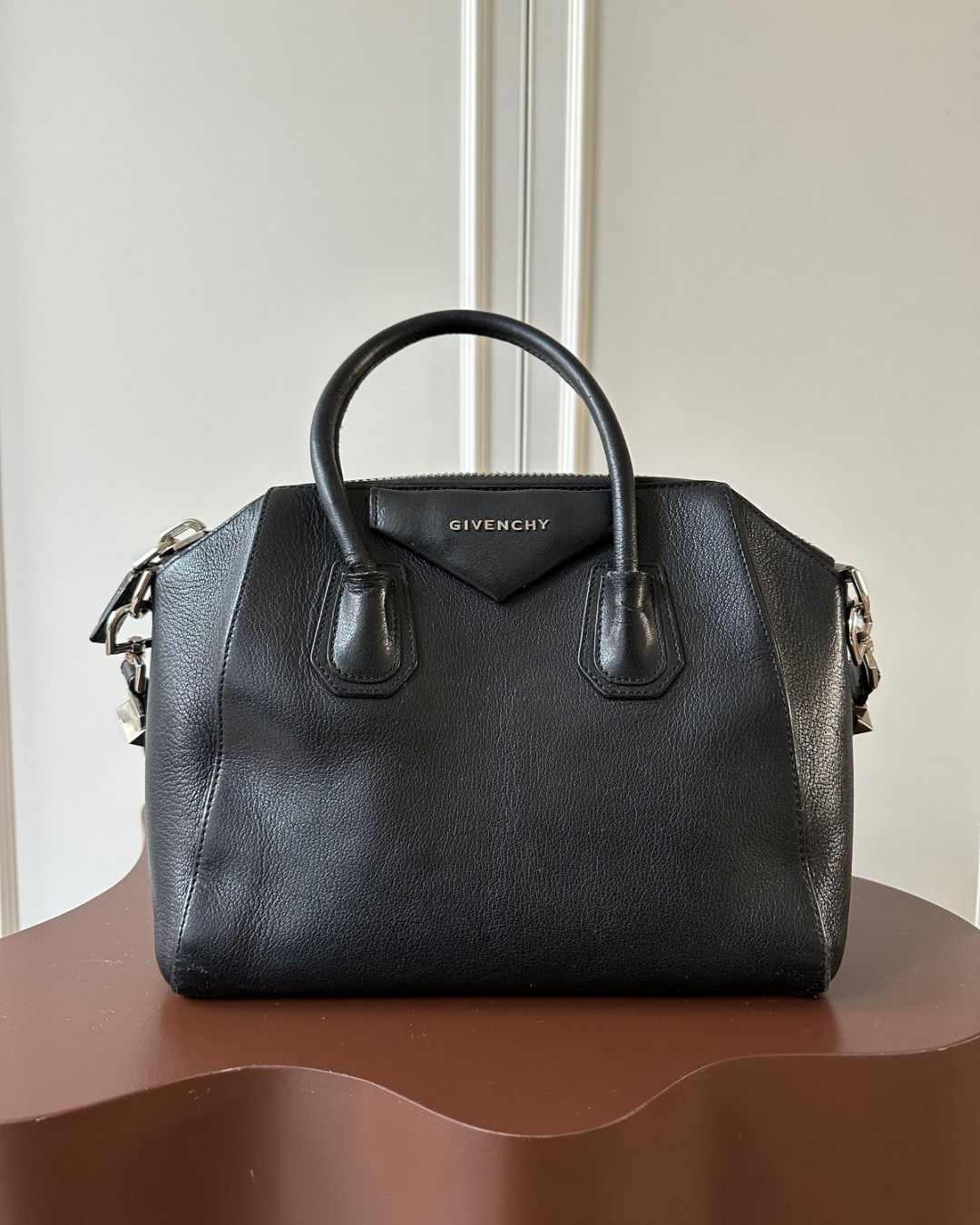 GIVENCHY Antigona Leather Handbag in Black
