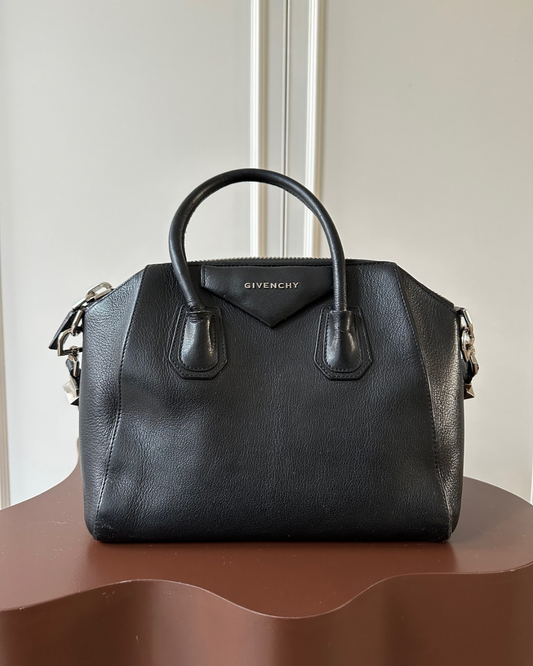GIVENCHY Antigona Leather Handbag in Black