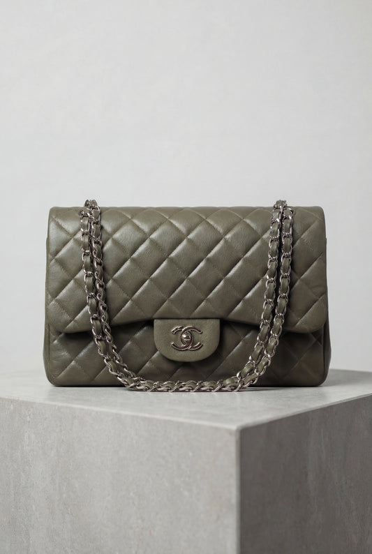 Chanel Classic Flap Jumbo Single Flap Caviar