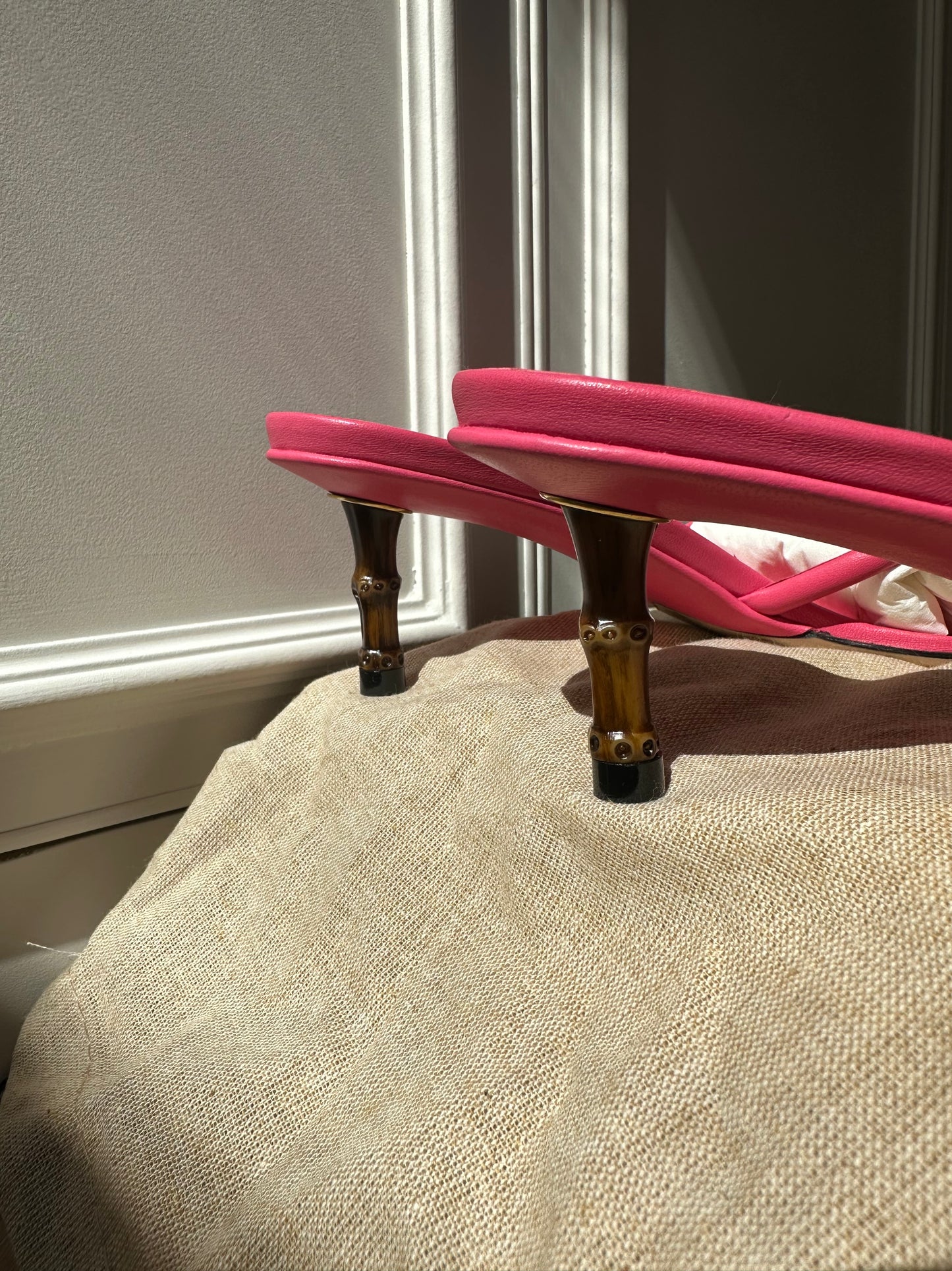 GUCCI Knotted Sandal with Bamboo Heel, size EU37