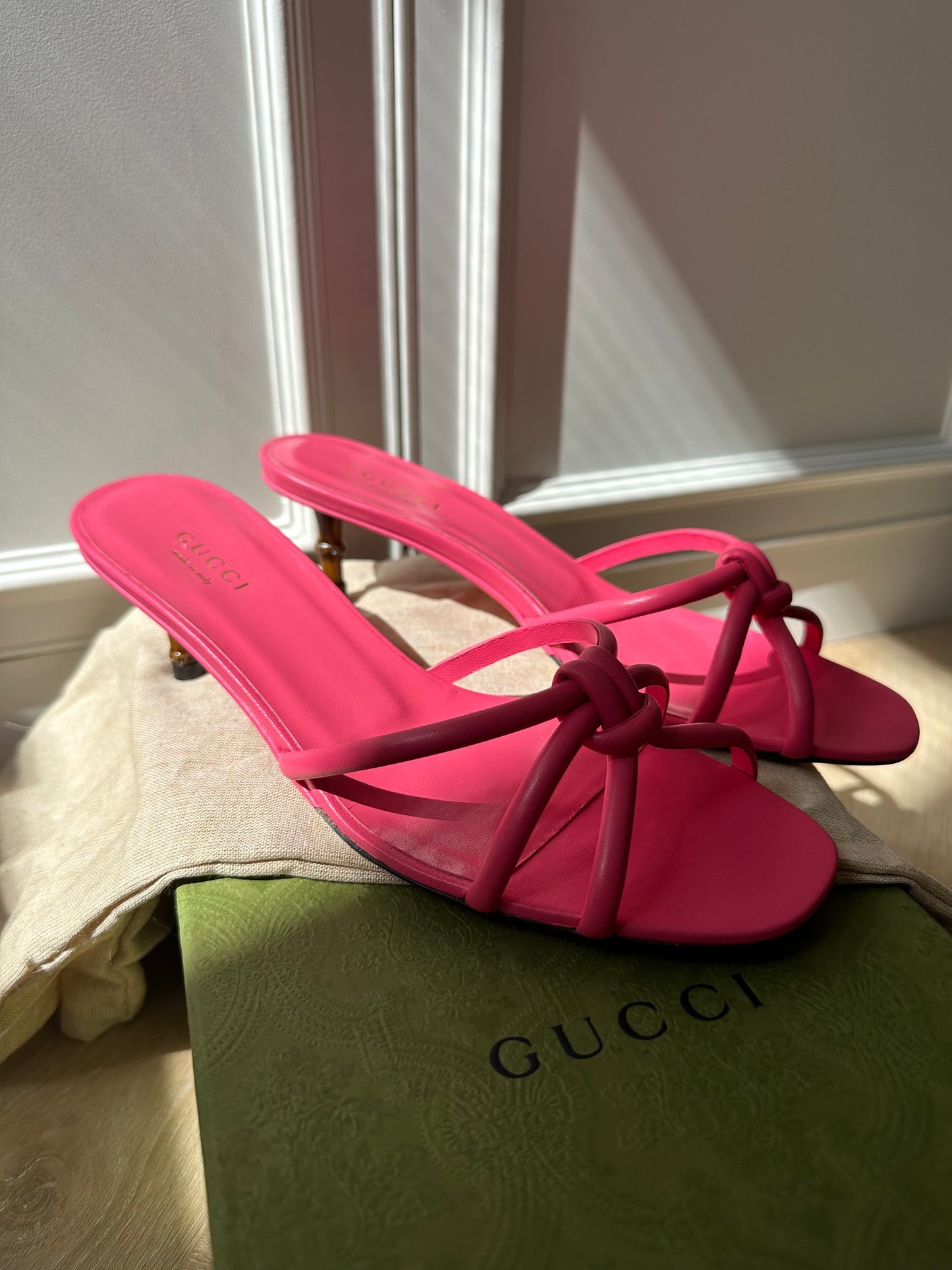 GUCCI Knotted Sandal with Bamboo Heel, size EU37