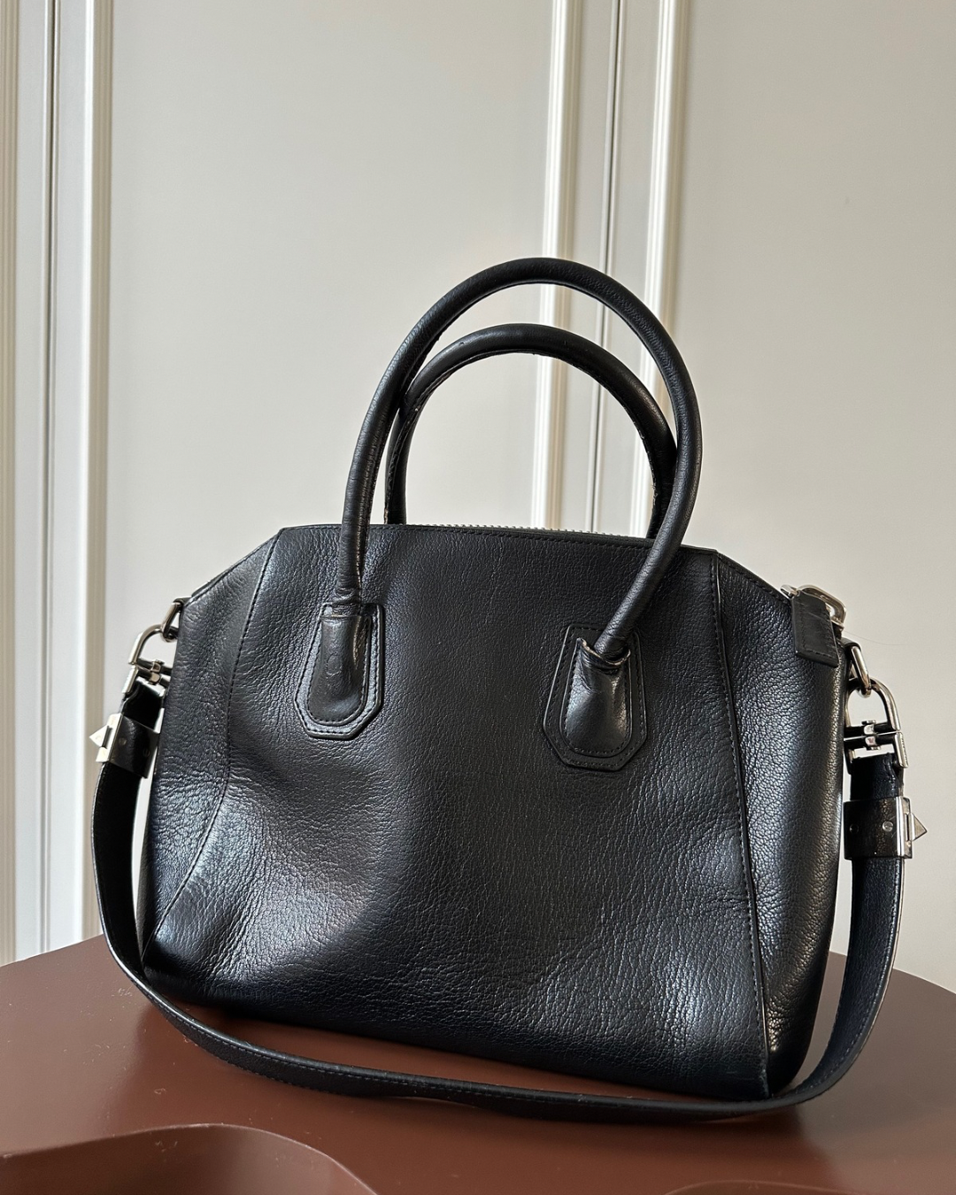 GIVENCHY Antigona Leather Handbag in Black